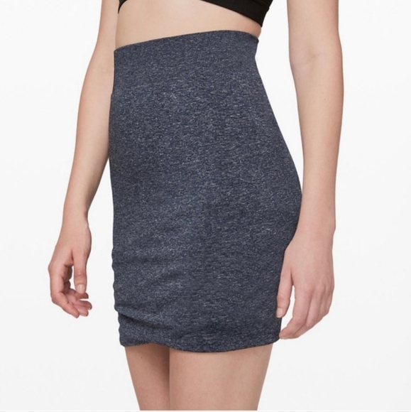 Lululemon Boulevard Bliss Skirt - Picture 2 of 12
